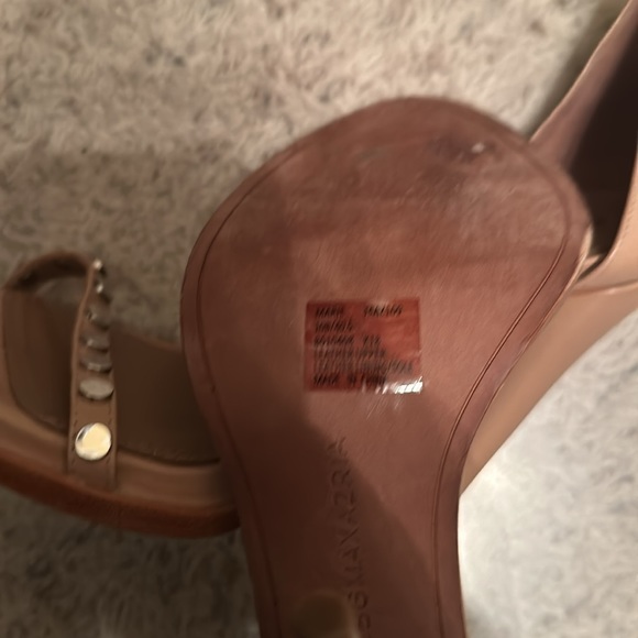 BCBG Maxazria tan heels - Picture 5 of 7